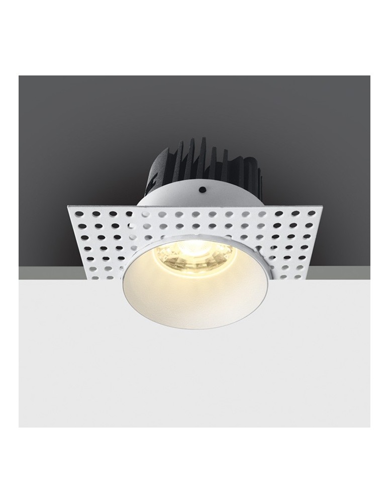 One Light Wpust do łazienki biały Manna 10107BT/W/W IP54
