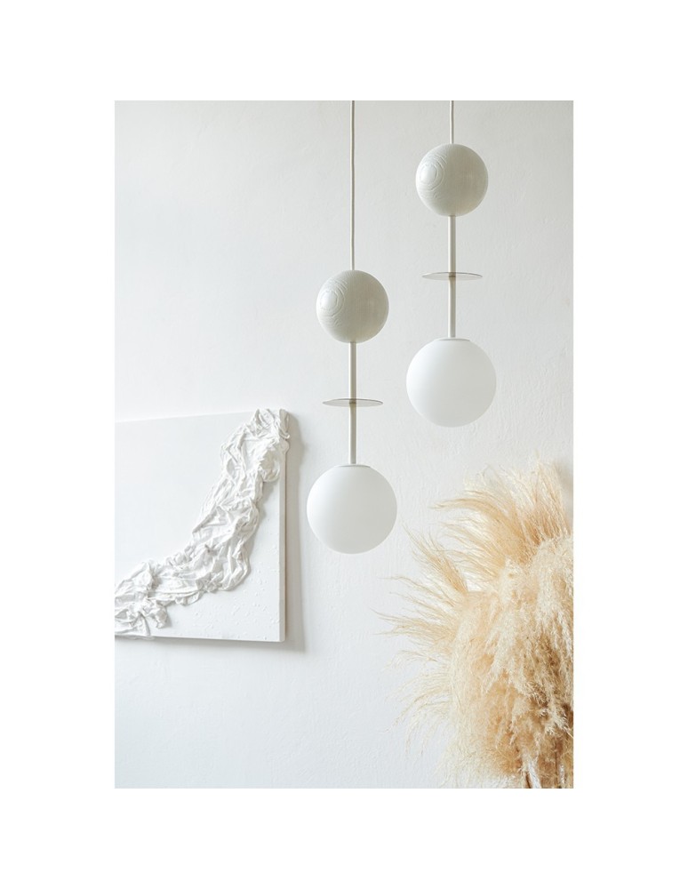 UMMO OIO A biała sufitowa lampa wisząca z mosiężnym elementem OIA131P0